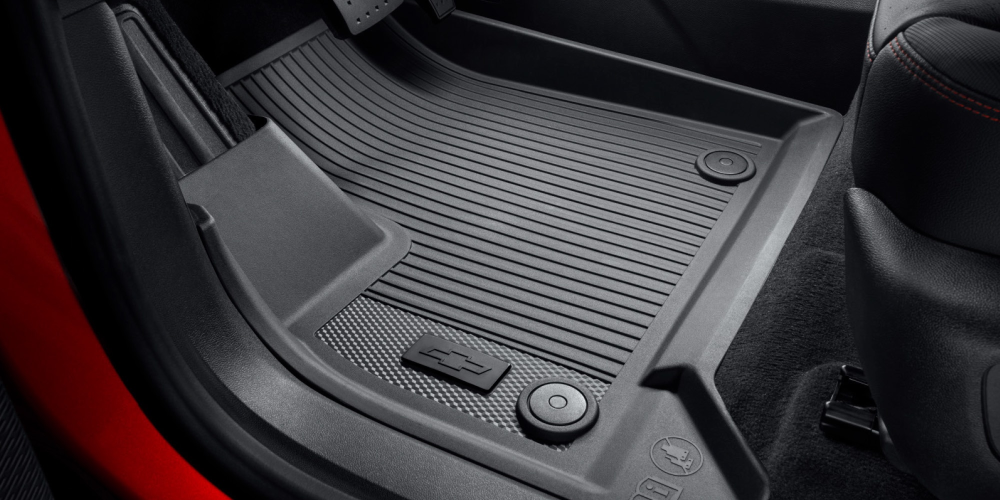 Nueva Traverse 2026, tapete de vinil rígido 1ra fila en negro con emblema Chevrolet